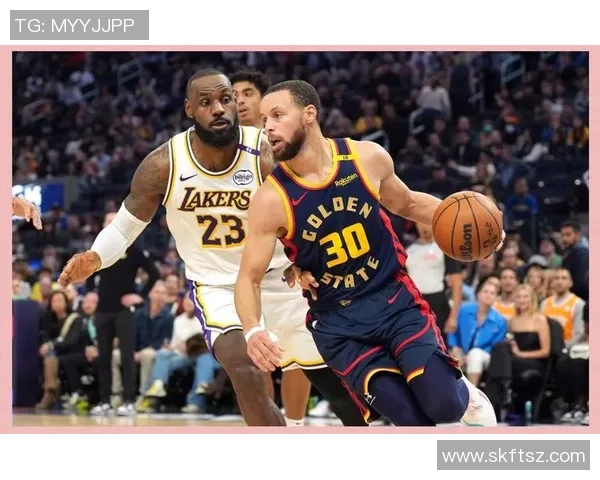 詹姆斯队与库里队精彩对决回放全程回顾与精彩瞬间分析